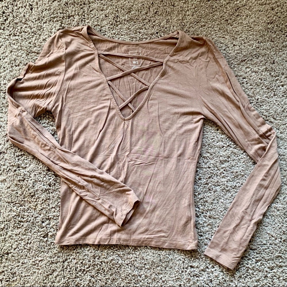 Cross front V cut top